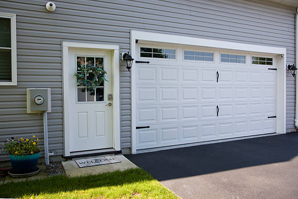 24/7 Emergency Garage Door Panel Replacement experts in Iredell County County, NC